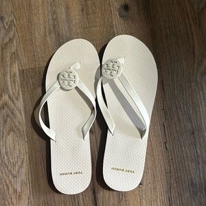 TORY BURCH Flip Flops